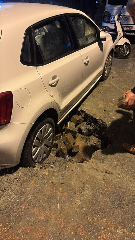 AKOM uyarmıştı! İstanbul ve Ankara'da kabus gibi gece! Yollar çöktü, kanal taştı, bina tahliye edildi! - Resim: 8