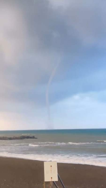 İskenderun'da hortum paniği! O anlar cep telefonu kamerasına yansıdı - Resim: 3