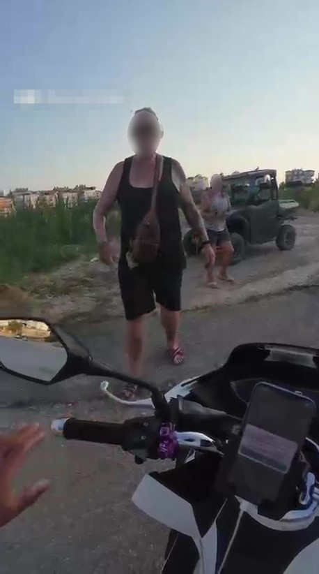 Yavru köpeği canice katletmişti! Cani turist sınır dışı edildi - Resim : 1