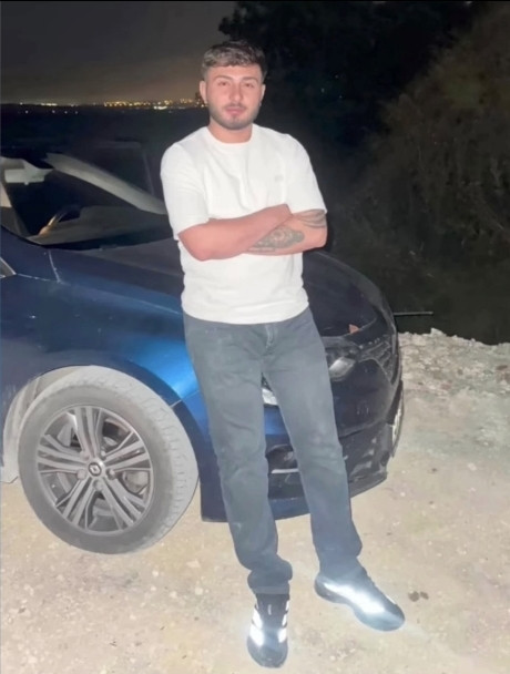 Metrobüste “Yan bakma” cinayeti! Baba ve oğlu, 22 yaşındaki gencin peşine düştü - Resim : 2