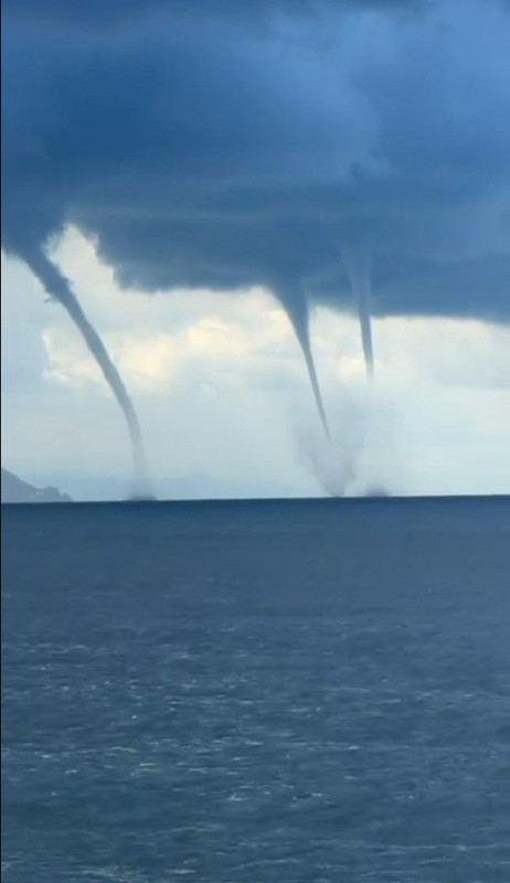 Giresun açıklarında sağanak yağış sonrası 1 değil tam 3 tane hortum oluştu! O anlar cep telefonu kamerasına yansıdı - Resim: 3