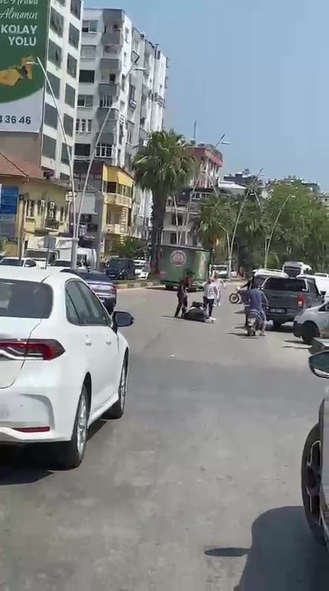 Eşini baba evine gönderdi, dayağı yedi! Cadde savaş alanına döndü! 3 kişi tutuklandı - Resim : 2
