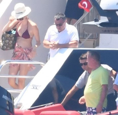 72 yaşındaki Ali Ağaoğlu 6. kez baba oluyor! Hamile eşiyle Bodrum'da görüntülendi - Resim: 4