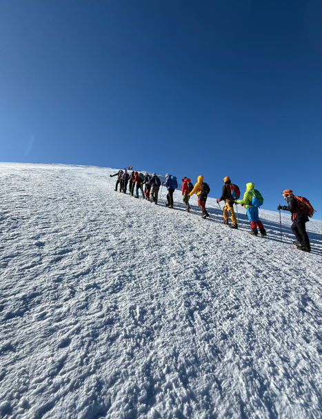 Zorlu şartlara rağmen 19 sporcu, Türkiye’nin en yüksek noktasına ulaştı - Resim: 4