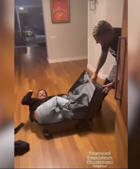 Mauro Icardi'ye eğlenceli şaka! Galatasaray'ın yeni yengesi bavuldan çıktı, ikilinin o halleri sosyal medyayı salladı - Resim: 7