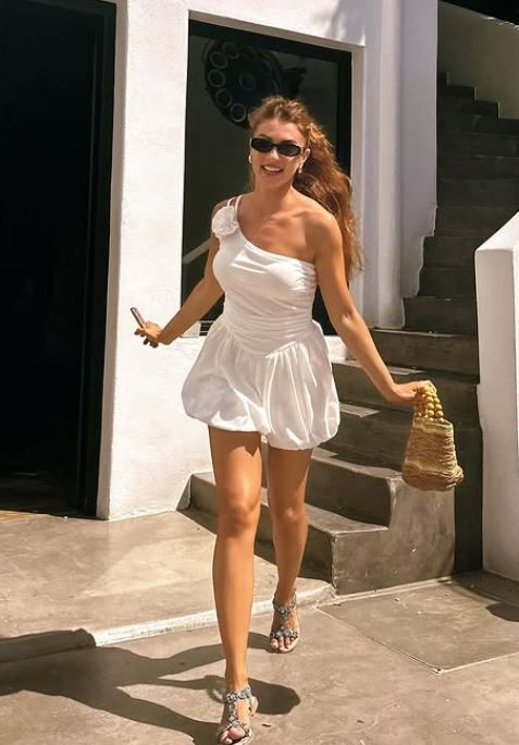 "Kilo aldın" eleştirilerine çok sinirlenmişti! Ünlü oyuncu Burcu Özberk altında hiçbir şey olmadan çırılçıplak yataktan paylaştı - Resim: 18