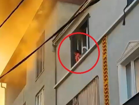 Bursa'da can pazarı! Yangından kaçmak için 3. kattan atladılar: Korku dolu anlar kamerada - Resim : 3
