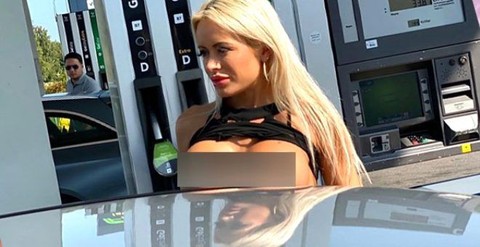 40 yaşındaki model üstsüz şekilde alışveriş yaptı - Resim: 1
