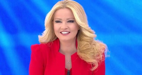 Müge Anlı'nın okul yıllığı ortaya çıktı! Lisedeki halini gören "Hiç değişmemiş" diyor! - Resim: 1