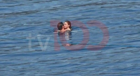 Afra Saraçoğlu, Mert Ramazan Demir ile olan ilişkisi hakkında ilk kez konuştu! İşte o sözler - Resim: 1