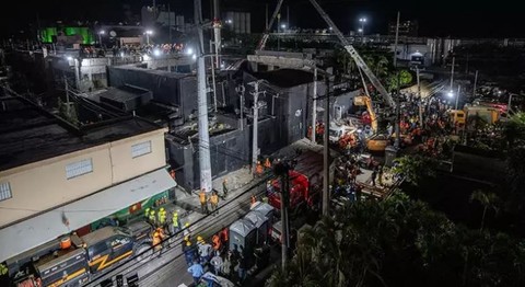 Dünyaca ünlü şarkıcının korkunç ölümü! Sahne aldığı mekanda çatı çökünce 69 yaşında can verdi - Resim: 1