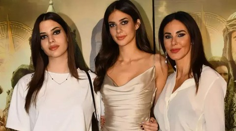 Defne Samyeli'nin kızı Derin Talu'dan iddialı paylaşım! Bornozuyla yatağa sere serpe uzandı, o halleri ortalığı kasıp kavurdu - Resim: 1