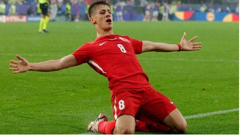 O futbolcunun altyapı fotoğrafları gündem oldu! '4 futbolcudan forma istedim, vermediler' - Resim: 1