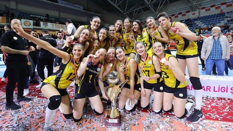 Vakıfbank'ta korona depremi!.. 6 sporcu ile 2 teknik ekip üyesi pozitif!