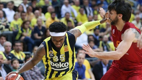 Derbide Fenerbahçe Galatasaray karşısında seriyi sürdürdü