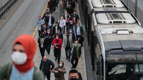 Metrobüs seferleri arıza nedeniyle durdu