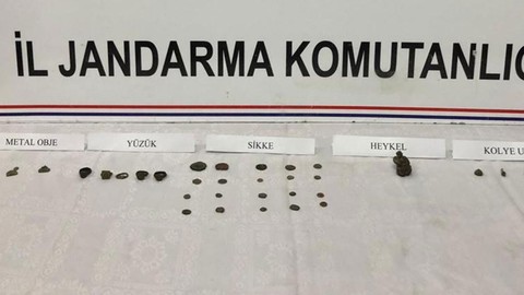 Operasyon yapılan iş yerinden tarih çıktı: 1 heykel, 20 sikke, 5 yüzük, 2 kolye...