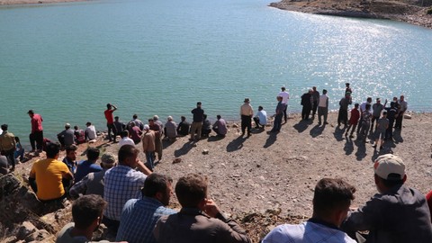 17 yaşındaki genç serinlemek için gölete girdi, kayboldu