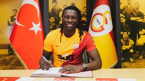 Bafetimbi Gomis yeniden Galatasaray'da