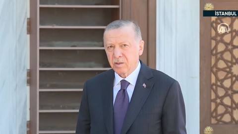 Cumhurbaşkanı Erdoğan'dan cuma namazı çıkışı önemli açıklamalar