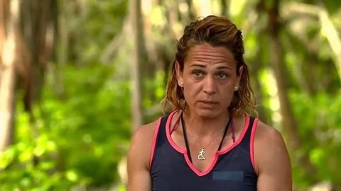 Survivor'daki halinden eser yok! Nagihan'ın derin göğüs dekoltesine bir bakan bir daha baktı