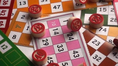 Yılbaşında evde misiniz? Peki, yılbaşında arkadaşlarla ne oynanır? İşte evde oynanacak yılbaşı oyunları... - Resim: 1
