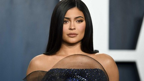 Kylie Jenner'ın seksi vücut çorabına beğeni yağdı! İşte Kylie Jenner 2023'e böyle girdi...