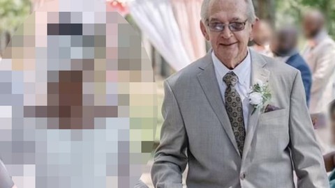 Dünya bu düğünü konuşuyor! Fotoğraftaki kadını görenler dönüp bir daha baktı