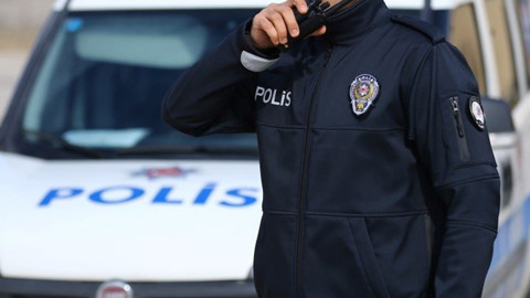 Afyonkarahisar’da durdurulan aracın içerisine bakan polis ekipleri, gördükleri karşısında hemen alarma geçti