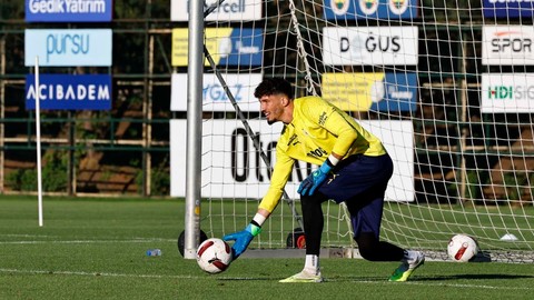 Fenerbahçe’de bir ayrılık daha…İngiliz basını transferi duyurdu: Altay Bayındır dünya devine gidiyor! Yeni takımı belli oldu