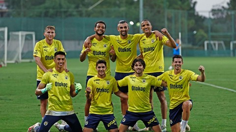 Performansıyla hayal kırıklığı yaratmıştı… Fenerbahçe’de ayrılık var! Yıldız futbolcu kiralık gidiyor! İşte yeni takımı