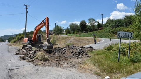 Sakarya'da 'tapulu yerim' deyip arsasını kepçeyle kapattı