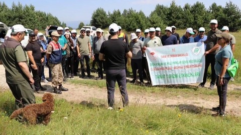 Posof ilçesinde kamp kurup doğa yürüyüşü yapıldı