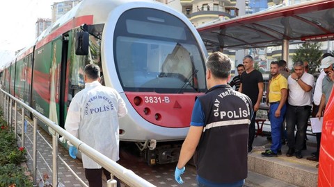 Tramvaya ücretsiz binmek hayatına mal oldu