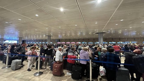 Savaştan kaçan İsrailliler ülkelerini terk etmeye başladılar!  Tel Aviv'den 2 uçak İstanbul Havalimanına iniş yaptı