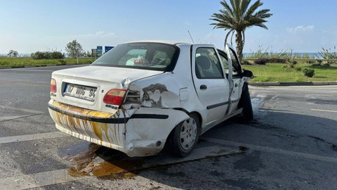 Antalya Alanya'da 2 araç çarpıştı: Ağır yaralılar var