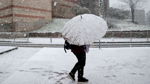 İstanbullular o tarihe dikkat! Atkıları, eldivenleri şimdiden hazırlayın! Meteoroloji uzmanı uyardı: İstanbul beyaza bürünecek - Resim: 1