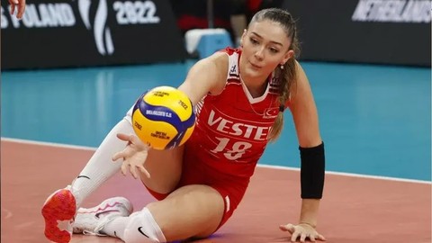 Voleybolun Kraliçesi Zehra Güneş, Fenerbahçe'nin eski kalecisinden ayrıldı. Ayrılık sebebi şaşırtıcı