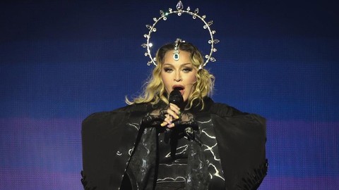 Madonna Brezilya'nın Rio de Janerio'daki Copacabana plajını salladı! Ücretsiz konseri 1,6 milyon kişi izledi