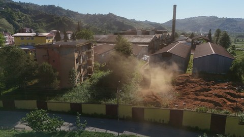 Trabzon'da çay fabrikası mahalle sakinlerini bıktırdı!