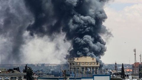 İsrail'in Gazze'ye saldırıları devam ediyor: UNRWA okulunu hedef aldı! Çok sayıda ölü ve yaralı var!