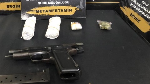 Bolu'da narkotik polisleri uyuşturucu tacirlerine göz açtırmıyor!