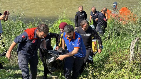Arkadaşlarıyla gittiği Sakarya Nehri sonu oldu!  Serinlemek isteyen 10 yaşındaki çocuğun cansız bedeni bulundu!