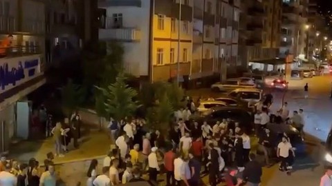 Düğünde tekme tokat kavga çıktı! 40 kişi birbirine saldırdı!