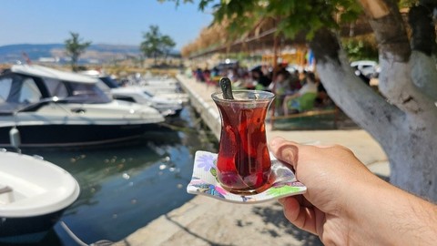 Balıkesir'de baba-oğul 35 yıllık bir geleneği sürdürüyorlar! Her yaz büyük ilgi gören işletmecilerin ise misafirlerine tek bir şartı var
