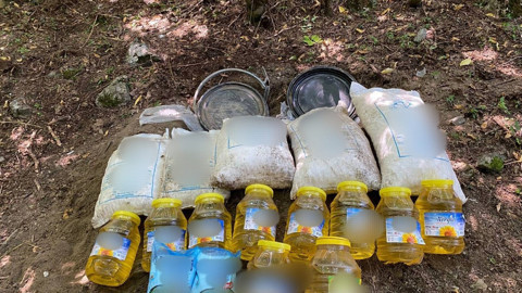 Kars'ta PKK/KCK operasyonu: Toprağa gömülü yaşam malzemesi ele geçirildi