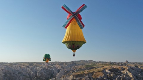 18 ülkenin figürlü sıcak hava balonu Kapadokya'da havalandı