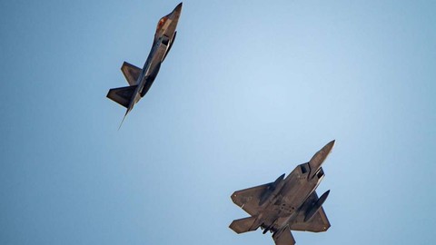 ABD, F22'leri Orta Doğu'ya konuşlandırdı