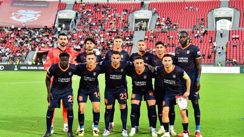 Başakşehir deplasmanda kazandı! Tur kapısını araladı