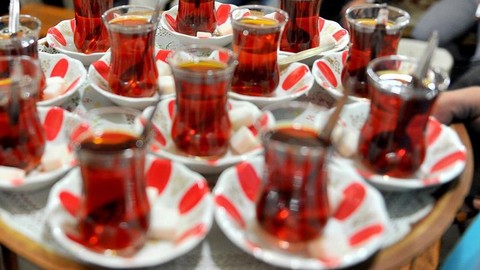 Çay tiryakilerini üzen haber: Zam geldi! İşte yeni fiyatlar